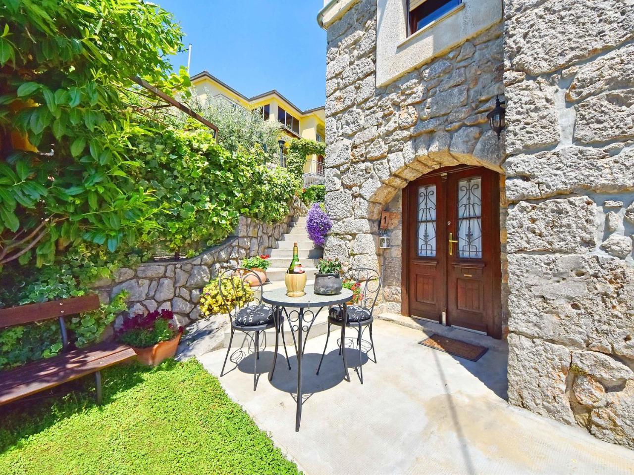 Evici By Interhome *